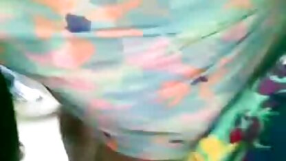 Một vài phin sec nguoi va thu người đẹp đã sắp xếp cho cậu bé một bộ ba tuyệt vời