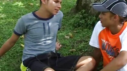 Shiny brunette phim sec nguoi vathu được khỏa thân trong một vũ điệu khiêu dâm