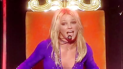 Màn biểu diễn sexy của phim sec lon dit nguoi Olya mảnh khảnh trên bãi biển