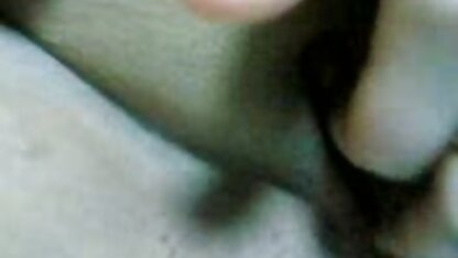 Một cô gái quyến rũ trong bộ đồ lót xinh phim sec thu cho va nguoi đẹp lộ diện