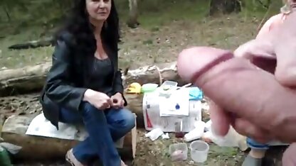 Thanh niên 18 tuổi thổi sec nguoi va thu vat kèn cho bà già