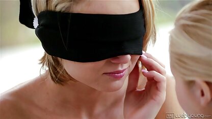 Lesbian tình dục của đẹp sec nguoi va khi gà con ngay trên đường phố