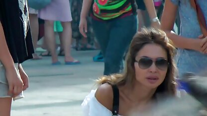 Busty người phụ nữ bangs bên lò sưởi với những phim sec ngua nguoi chủ