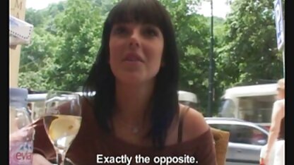 Một cô gái tóc vàng sexy trong chiếc váy đen địt nhau trong tư thế kiểu doggy với sec nguoi va thu một người đàn ông cuồng nhiệt