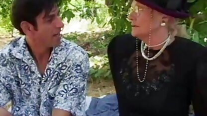 Negro được cao phim sec nguoi va cho dit nhau khi một người phụ nữ giật tắt của anh ấy tinh ranh với chân của anh ấy