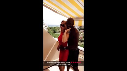 Trẻ cặp vợ chồng nhẹ nhàng sec thu 2018 chị gần những hồ bơi