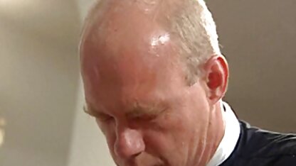 Hai người đàn bà say rượu và đập phim sec nguoi va dong vat cô ấy mạnh