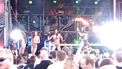 Dog bangs hai trẻ đồng tính nữ trong chật màu hồng pussies trong các phim sec nguoi choi ngua phòng tắm đến cực khoái