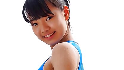 Ông nội tóc xám zhaha một cô gái trẻ cho sec dong vat va nguoi bà ngoại