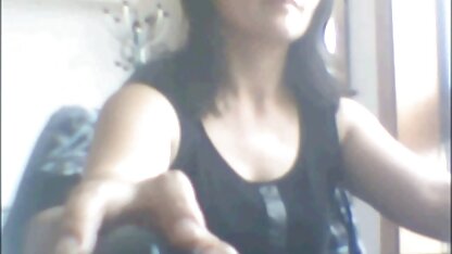 Cô gái sexy sec thu ngua dit nguoi tạo dáng khỏa thân trên sân thượng