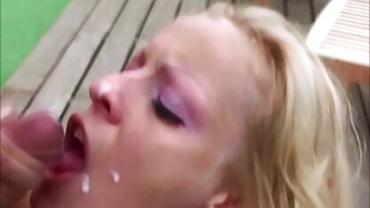 Cô gái sec ngua du nguoi trên taxi giả giật mình và hút tài xế