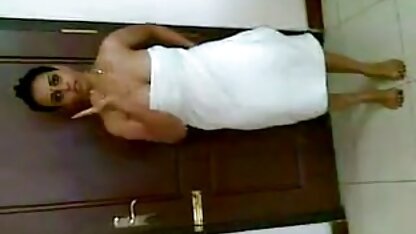 Cô sec nguoi va heo y tá đồi trụy xích cô gái và bắt đầu thủ dâm cô ấy L. với máy rung