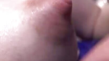 Gà pim sec dong vat con thủ dâm với máy rung và trải nghiệm máy tình dục