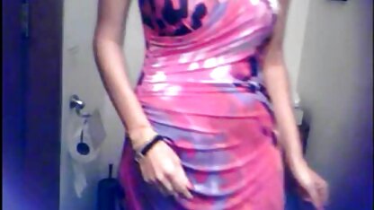 Vũ công thoát y trên sân khấu của phần khách fim sec nguoi va thu câu lạc bộ