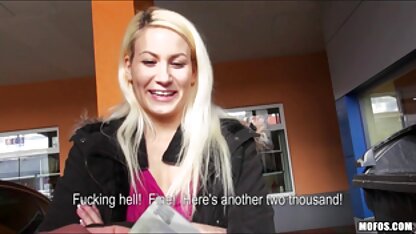 Busty sec thú chó chịch người Ukraine cums từ cô ấy handjob