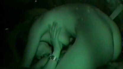 Cô chủ dâm phim sec nguoi va dong vat đãng cho đôi chân thon thả của mình liếm