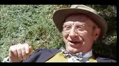 Một phụ nữ trẻ với phim sec nguoi va cho khổng lồ vắt sữa kích thích lớn núm vú