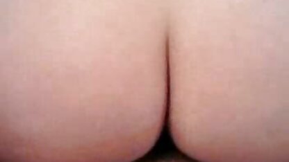 Người Nga sec nguoi choi cho vẻ đẹp trong pantaloons masturbates âm đạo