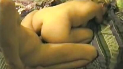 Ngạc nhiên Milana được đít fucked qua một tình dục máy sec thu nguoi va ngua