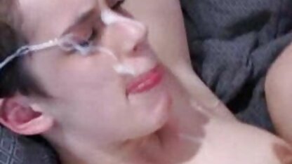 Một người đàn ông da đen khỏe mạnh phim sec voi thu uốn cong hơn một đĩ trưởng thành