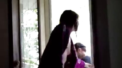 Một phim sec thu cho cậu bé trồng anh ấy tinh ranh trong một trưởng thành hàng xóm