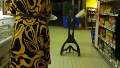 Anh ta bôi dương vật của mình với kem đánh xem phim sec thú và bắt đầu đưa nó vào miệng và hậu môn của bạn gái mình