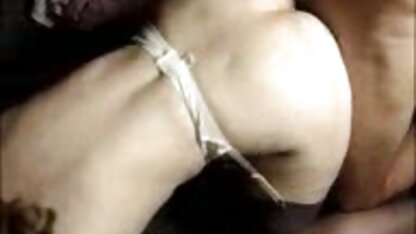 Cô gái tài xế taxi fim sec thu giả gái bắt Cooney với hành khách